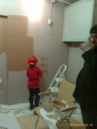 unser kleiner Feuerwehrheld beim ausmalen der Genieser Ecke 